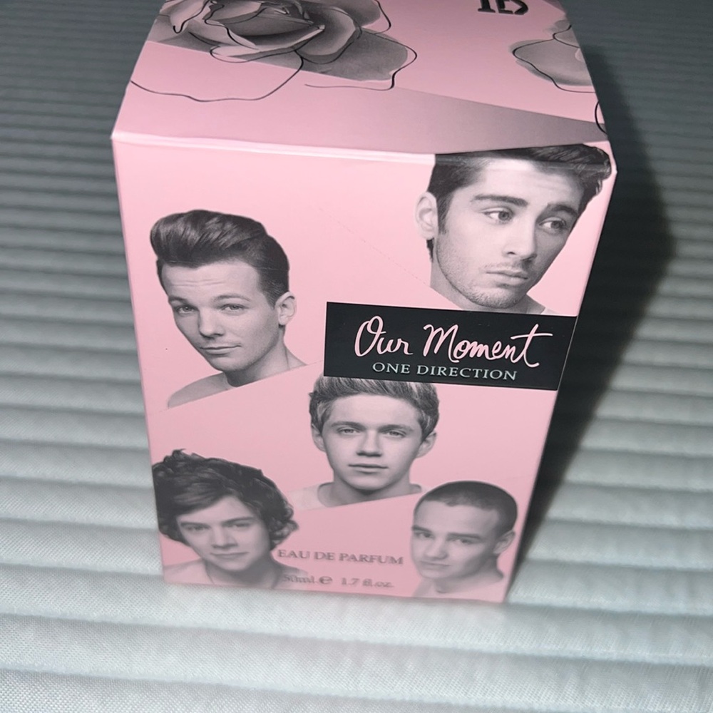 BOX ONLY One Direction 1D Our Moment Eau De Parfum 1.7fl oz BOX ONLY note inside